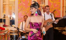 Ca sỹ Đồng Lan bị nhiễm COVID-19 tại Pháp