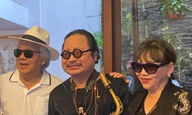 Saxophone Trần Mạnh Tuấn phục hồi thần kỳ, chơi nhạc trong ngày giỗ Trịnh