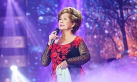 Danh ca Phương Dung nghẹn ngào kể về mối tình say đắm hơn nửa thế kỷ