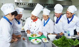 Nhà hàng cao cấp tại TPHCM nấu món độc, giảm giá nhân dịp Tết cổ truyền