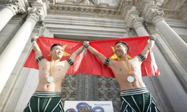 Quốc Cơ - Quốc Nghiệp diễn show đầu tiên sau khi giành kỷ lục Guinness