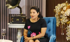 'Nữ hoàng cảnh nóng' kể về những mối tình sâu đậm và 3 đứa con không cùng cha