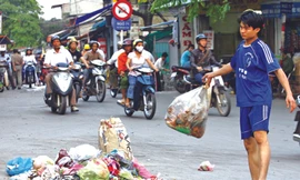 Vứt rác trên đường sẽ bị phạt một triệu đồng