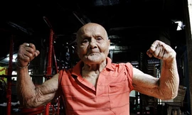 100 tuổi cơ bắp vẫn cuồn cuộn