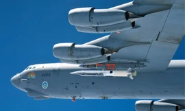 Vũ khí siêu thanh của Mỹ được thả từ máy bay ném bom B-52. (Ảnh: Không quân Mỹ)
