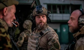 Binh lính Ukraine ở Severodonetsk ngày 8/6. (Ảnh: CNN)