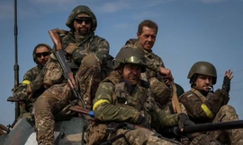 Binh lính Ukraine ở Donetsk ngày 14/6. (Ảnh: Reuters)