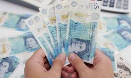 Các tờ tiền Anh in hình Nữ hoàng Elizabeth. (Ảnh: Reuters)