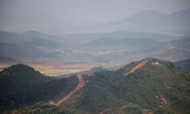 Một đoạn biên giới giữa Triều Tiên và Hàn Quốc. (Ảnh: Reuters)