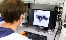 Vắc xin phòng bệnh đậu mùa khỉ đã được cấp phép ở Mỹ, Canada và EU. (Ảnh: Reuters)