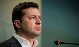 Tổng thống Ukraine Volodymyr Zelensky tuyên bố sẽ bám trụ ở Kiev dù cho rằng đang bị Nga nhắm vào. (Ảnh: Reuters)