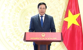 Phó Thủ tướng thường trực Phạm Bình Minh phát biểu tại CAEXPO bằng hình thức ghi hình. (Ảnh: Mofa)