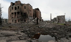 Quang cảnh ở khu vực nhà máy thép Azovstal thuộc thành phố cảng Mariupol ngày 22/5. (Ảnh: Reuters)