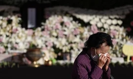 Cảnh sát Hàn Quốc đang hứng "búa rìu" sau thảm hoạ khiến ít nhất 156 người thiệt mạng. (Ảnh: Yonhap