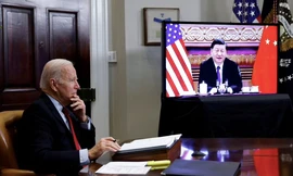 Hai ông Biden và Tập trong cuộc hội đàm trực tuyến vào tháng 11/2021. (Ảnh: Reuters)