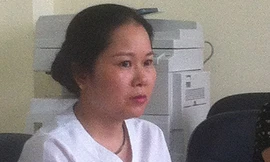 Bà Hoa bị buộc thôi việc vì ăn bớt vắc xin tiêm cho trẻ