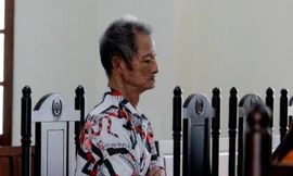 Ông lão 78 tuổi bị tuyên 20 năm tù vì xâm hại bé gái hàng xóm