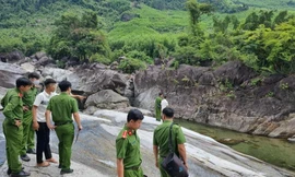 Suối Trà Bói, nơi 2 học sinh D. và N. bị đuối nước. (Ảnh: CA).