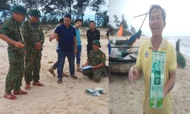 Phát hiện nhiều gói trà chứa tinh thể nghi ma túy dạt vào bãi biển Quảng Trị 