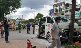 Cảnh sát vây bắt kẻ nghi ngáo đá 'trộm' xe cấp cứu bỏ chạy gây náo loạn