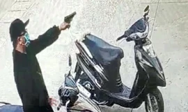 Truy bắt đối tượng cầm vật giống súng cướp ngân hàng 