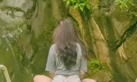 Nữ hướng dẫn viên nạn nhân trong vụ hiếp dâm.