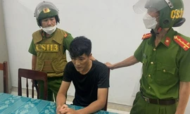 Đối tượng tên N.K.C. (37 tuổi, trú thôn 2, xã Nghĩa Dõng, TP Quảng Ngãi, tỉnh Quảng Ngãi) tại cơ quan công an. Ảnh (CACC)