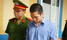 Ném “bom xăng" vào anh ruột, lãnh 6 năm tù