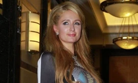 Paris Hilton: Hậu đậu nên bị lộ nội y