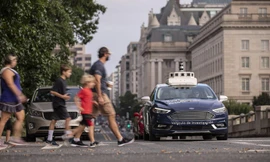 Người Mỹ cảm thấy bất an khi đi chung đường với ô tô tự lái