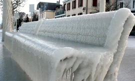 Giá băng tại Geneva, Thụy Sĩ. Ảnh: TTXVN