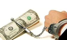 Bầm dập phận đại gia ôm nợ