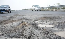 Cao tốc Cầu Giẽ - Ninh Bình lún, nứt sau 5 tháng thông xe