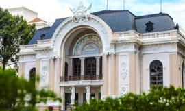 Cận cảnh Nhà hát Thành phố sắp được chi 330 tỷ đồng để tu bổ 