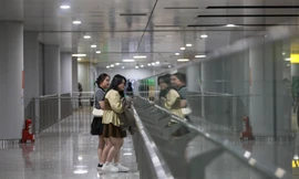 Bất ngờ hình ảnh metro TPHCM ngày mùng 5 Tết