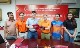 Tiền Phong Marathon 2025: Vận động viên được tiếp thêm năng lượng 