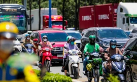 Ken cứng xe hướng vào cao tốc TP.HCM - Long Thành - Dầu Giây