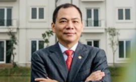 Forbes viết gì về tỷ phú đô la người Việt đầu tiên