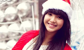 'Công chúa tuyết' Bảo Trân sáng bừng một góc phố