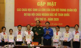 Tổng cục Chính trị tuyên dương 13 đại biểu về dự Đại hội cháu ngoan Bác Hồ là con cán bộ, chiến sĩ trong Quân đội có thành tích xuất sắc trong học tập và rèn luyện.