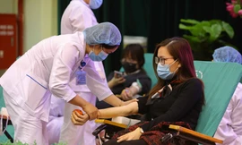 Tưng bừng ngày hội hiến máu 'Màu áo xanh trao giọt hồng yêu thương'