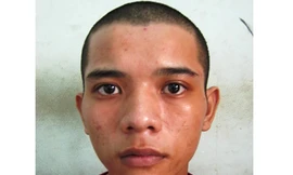 Đâm chết đồng nghiệp vì tranh xem bảng lương