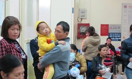 Tình trạng bệnh nhân phải chờ đợi khám ở nhiều bệnh viện khiến bộ trưởng xót ruột Ảnh: PV