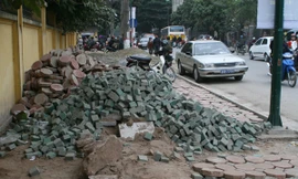 Vỉa hè phố Trần Hưng Đạo