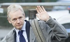 Chủ bút WikiLeaks lại hầu tòa