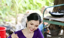 Hoa khôi Thúy Vi làm đại sứ bánh dân gian Nam Bộ