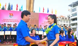 Cần Thơ tuyên dương 79 thanh niên tiên tiến làm theo lời Bác