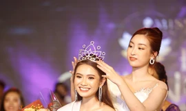 Hoa hậu Đỗ Mỹ Linh trao vương miện cho tân Hoa khôi đại học FPT Cần Thơ