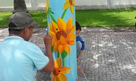 'Cột điện nở hoa' giữa lòng thành phố Vĩnh Long