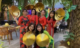 Ngôi nhà dát vàng 'độc nhất vô nhị' giữa lòng Tây Đô